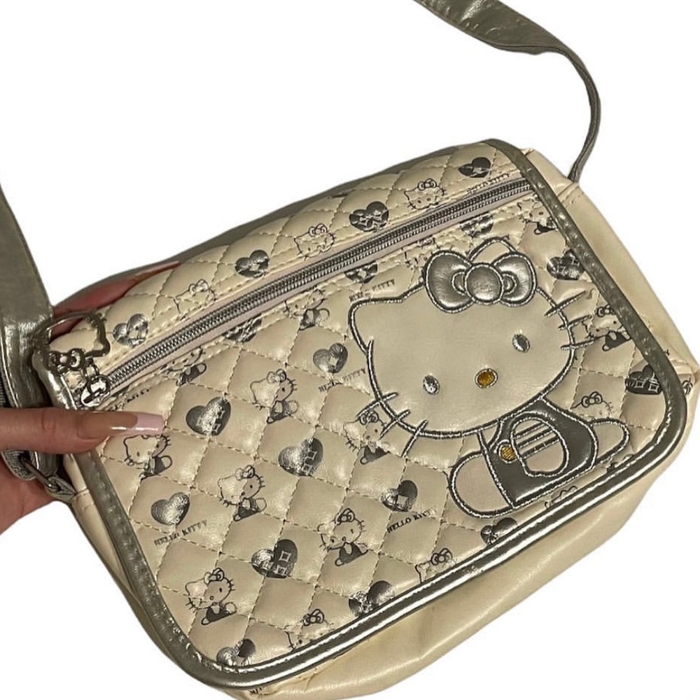 2000S HELLO KITTY SMALL MESSENGER BAG